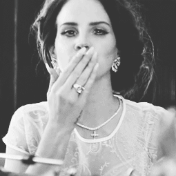 Lana Del Rey Tumblr_myi4dmQ5oK1szugg6o2_250