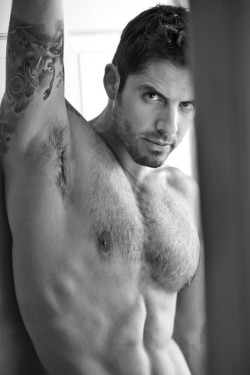 dannyboi2nudemen: epixone:  Diego Narvaez aka Diego Arnary  Man is Beautiful..http://dannyboi2.tumblr.com/links 