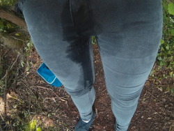 wetandwee:Pissed myself then walked into a lake. Had to be done.