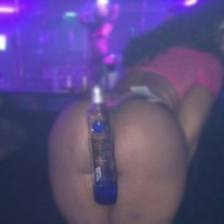 freaks-n-cheeks:  hit up http://my.cur.lv/booty for more thick freaks!  I love this drink