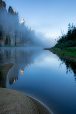 ponderation:  Misty Castles by Alexey Kharitonov  