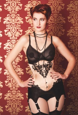 fortheloveofcorsets:Corset and lingerie: Riwaa Nerona