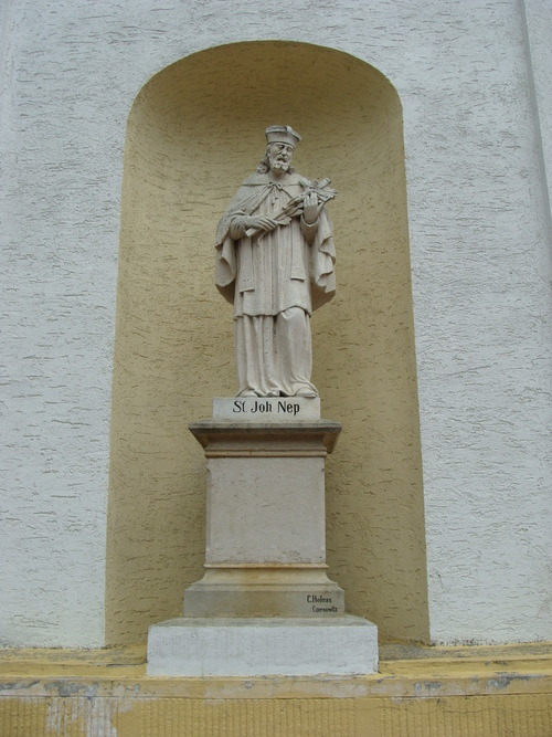 Statuia Sf. Ioan Nepomuk/ Sf. Ioan Neînţelesul din Suceava