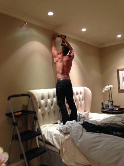 loveyourselfcompletely:  I don’t know what he’s fixing, but mine just broke. 