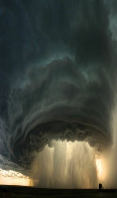 bevismusson: ottersatplay:  ashotasfireandasdeepastheocean:  apassionateman:  Montana Thunderstorm – by Sean Heavey  Beauty of Nature ♡  https://ottersatplay.tumblr.com/archive   It looks like the sky is being sick  