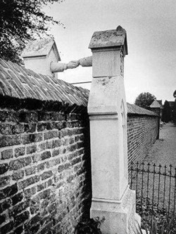 Grave of a Catholic woman and her Protestant husband. The Protestant Colonel of Cavalry, JWC of Gorkum married the Catholic damsel JCPH of Aefferden. This &ldquo;mixed&rdquo; marriage, at that time (the 19th century), would have given them trouble. The