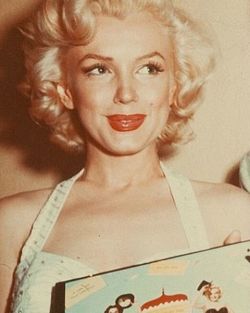 Marilyn Monroe 1953 #vintage #blondebombshell #1953 #celebrity #vintagehollywood #beautifulwomen  actress #marilynmonroe #beautiful #models #hollywood #perfection #sexy #cute #ladies #woman #hollywoodactress #bombshell #suicidebetties