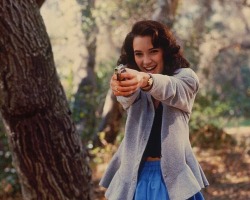 wonderwallmp3: cohvenant:  Winona Ryder in Heathers (1988) Natalia Dyer in Stranger Things (2016)  Stop adding stupid fucking photos to this post!!! 