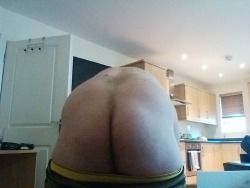 First pics in the new place! Realising how tight money is with rent and everything. Really hope I can gain despite that. If you&rsquo;d like to help me become a superchub my PayPal is emptyhog@gmail.com your support would be very appreciated
