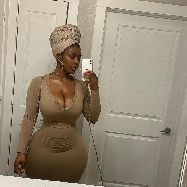 raw-dog-no-condom:      CHOCOLATE    women are just&hellip;different.        🍫🍫🍫😍🤤