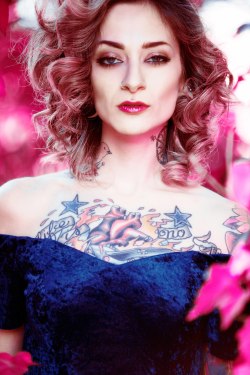 wishing my hair were really this shade of rose xo velvet and rose gardens&hellip;.  photo by Caroline Simmons, model Theresa Manchester