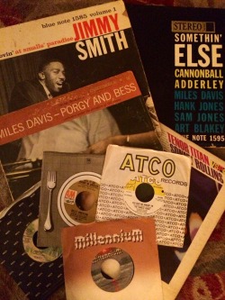 rowj:  Last night’s Goodwill haul. Jimmy Smith - Groovin’ At Smalls’ Paradise Cannonball Adderley - Somethin’ Else Miles Davis - Porgy And Bess Sonny Rollins - Tenor Titans The 7”s are solid too: Vanilla Fudge - You Keep Me Hanging On Billy