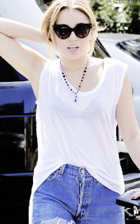 Miley Cyrus Tumblr_n7f9n5LHNO1sqaaz9o3_250