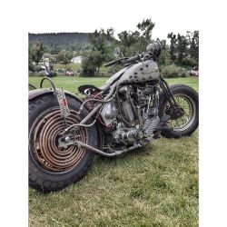 lemoncustommotorcycles:  I loved everything about this bike @sturgis_city_park #harley #harleydavidson #knucklehead by deadbeatcustoms http://ift.tt/1xevTUq