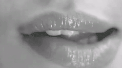 bu dudaklar bir ömre bedel