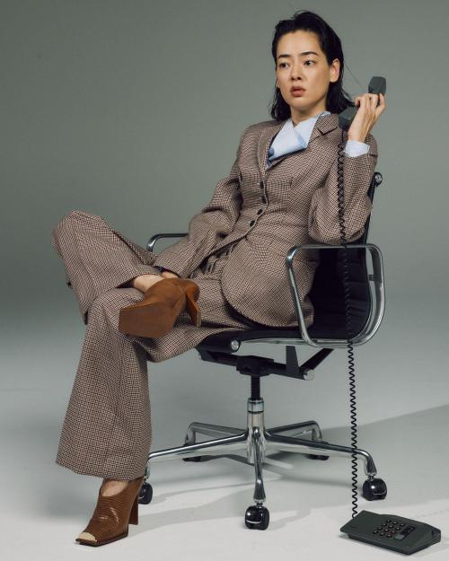 fashionfavdotcom:    Mikako Ichikawa in Stella McCartney by Mitsuo Okamoto for The Fashion Post Japan - Minimal. / Visual.  