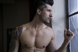 latinricanpapi69:  colungafrank:  JAY ROBERTS Hunky pornstar Jay Roberts fulfils one of his dreams – shooting with famous photographer Rick Day. Jay is currently living in London, but originally comes from Slovak Republic. He’s 6’2″ (187cm), weights