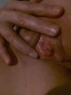 drippinpussy:  My wet cunt hole♥ 