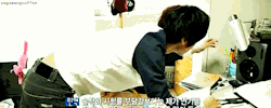 cookiesnminhyuk:  Minhyuk getting comfy on his bed. (¬‿¬) 