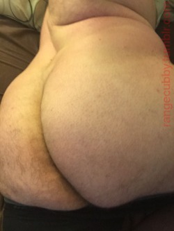 behemothbutts:  rangecubby:  Took this the other day, figured Iâ€™d share.  Damn. @rangecubby has a great ass. Would love to eat and fuck it.  So jealous. I&rsquo;d love to amass some more ass.