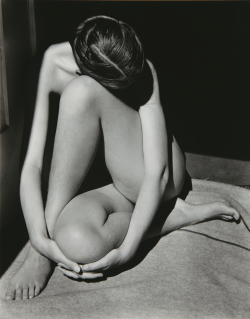 flashofgod:  Edward Weston, Charis, Santa Monica, 1936. 