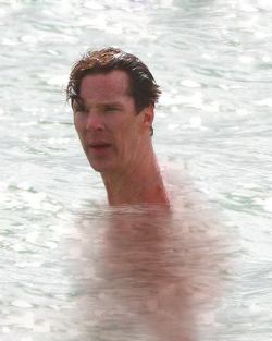 kings-of-hell:  benedictcumberbatchvevo:  this disturbs me on a unspeakable scale  The Beneloch Nessiebatch. 