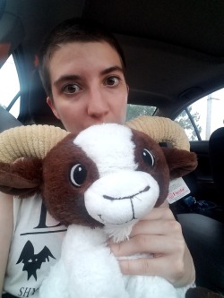 Gwyn won me this cutie for me on the boardwalk today! Her name is Hurley and I love her.