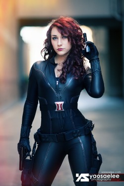 demonsee:  Black Widow, Cosplay by: Haru Mari Photo by: Yao Saelee