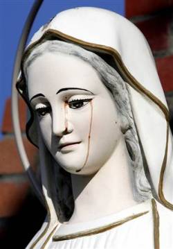 sixpenceee:  Weeping Statues of the Virgin MaryA weeping statue is a statue which has been claimed to be shedding tears or weeping by supernatural means. Statues weeping tears of a substance which appears to be human blood or in some cases oil. They are