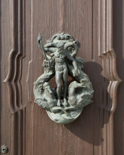 ganymedesrocks:  vintagehandsomemen:  Heurtoir, Venise.  Back on with this lovely Venetian door knocker… 