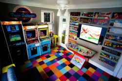 iheartnintendomucho:  The Coolest Arcade Bedroom You’ll Ever See Chris Kooluris’s bedroom may just have the best bedroom in the world. Even if there isn’t a bed in the place. The room is covered in gaming memorabilia and tons of classic arcade games