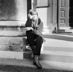 isabelcostasixties:  Françoise Hardy, at St George’s Church, Hanover Square, Mayfair, London, 11th March 1965. Françoise Hardy is in the UK for a recording session and to make a guest appearance on Ready Steady Go. Photo by Doreen Spooner.