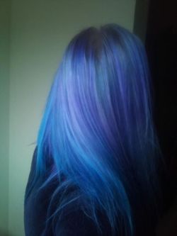fuckyeah-dyedhair:  I couldn’t deal with the chlorine-induced mint green/aqua my hair had become, so I came to this.