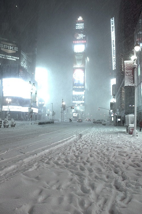 blua: Times Square in the winter 