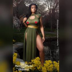 All I do is win win and yep Win!!! :-) #Repost @photosbyphelps ・・・ The infamous green dress is BACK!!!! London @mslondoncross working the long hair and showing off her Coke bottle figure  #blog #NYC #blackhairstyles  #magazine  #thick  #fit #fitness