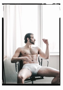 ilovenyledimarco:Nyle DiMarco He sure knows how to tease! If only we could get the front! Am I right?