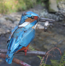 laurelcrownedkitten:  awkwardfortuneteller:  awesome-picz:  Artist Turns Scrap Metal Into Animals.   The artist is JK Brown. Please always remember to give credit to artists.  He’s on Etsy if you’ve got money to spend 