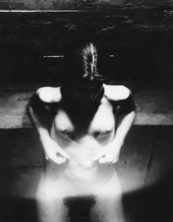 runawayerotica:  vivipiuomeno: Walter Chappell, Nancy in Pool, 1962 