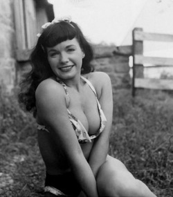 thequeenofpinup:  December 11th marks the 4th anniversary of Bettieâ€™s death, I canâ€™t believe itâ€™s been that long. I still remember waking up at 5AM that day to the news anchor saying â€œLegendary pin-up girl Bettie Page has died.â€ I was so, terrib