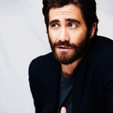 gyllenhaal-j:  That look he is giving 🙋🏽‍♀️ 