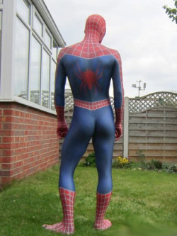 skin-tightdotorg:  lycladuk:  Spidey’s perfect lycra bubble-butt needs a fuck. :-p  This is the delicious Rowlyc in his stunning Spidey suit.   I think it’s the body that really makes it stunning tho! 