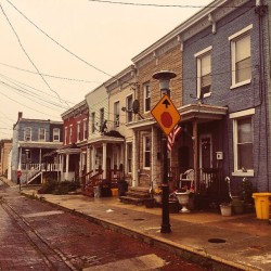 driftingfocus:  Alley houses.  A Baltimore phenomenon. #Baltimore #Hampden #vscocam #retrica #rowhouse