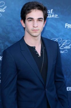 jisy-chan:Why does Zachary Gordon look like he’s about to make history