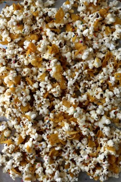 foodiebliss:  Buttery + Salty Marshmallow Popcorn CrunchSource: Joy The Baker