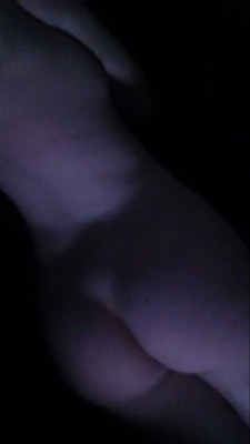 coochiewonderland:  Sorry for the bad lighting on these butt pictures. You’ll just have to view them with the lights off.