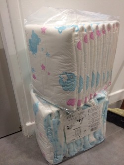babyskittlebug:  char-char-mander:  pl21000:  New diaper.  I wanna try these but they is expensive :(  Same here :( 
