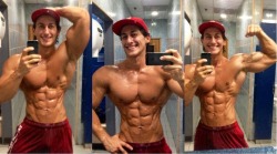 Sadik Hadzovic - Four days out from the Tampa Pro, and what a v taper.