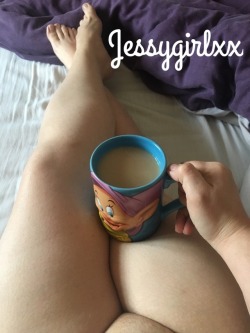 little-kitty-minx:  Sunday brunch club…fancy a nice cup of tea @little-kitty-minx 😉😘😘  Hehe. I fancy something else in this picture for Sunday Brunch 😍😍thank you for sharing @jessygirlxx 💋💋