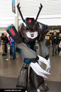 happygoldfish:  dtjaaaam:  Shockwave - Edmonton Expo 2013 &ldquo;At long last, I serve you, my liege… under my true colors.&rdquo;  Holy crap and then some… 