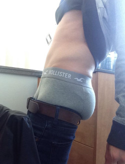 gaydammit:  tyler-socal:  Just showin’ off my new boxerbriefs ;)  cute boys :3 